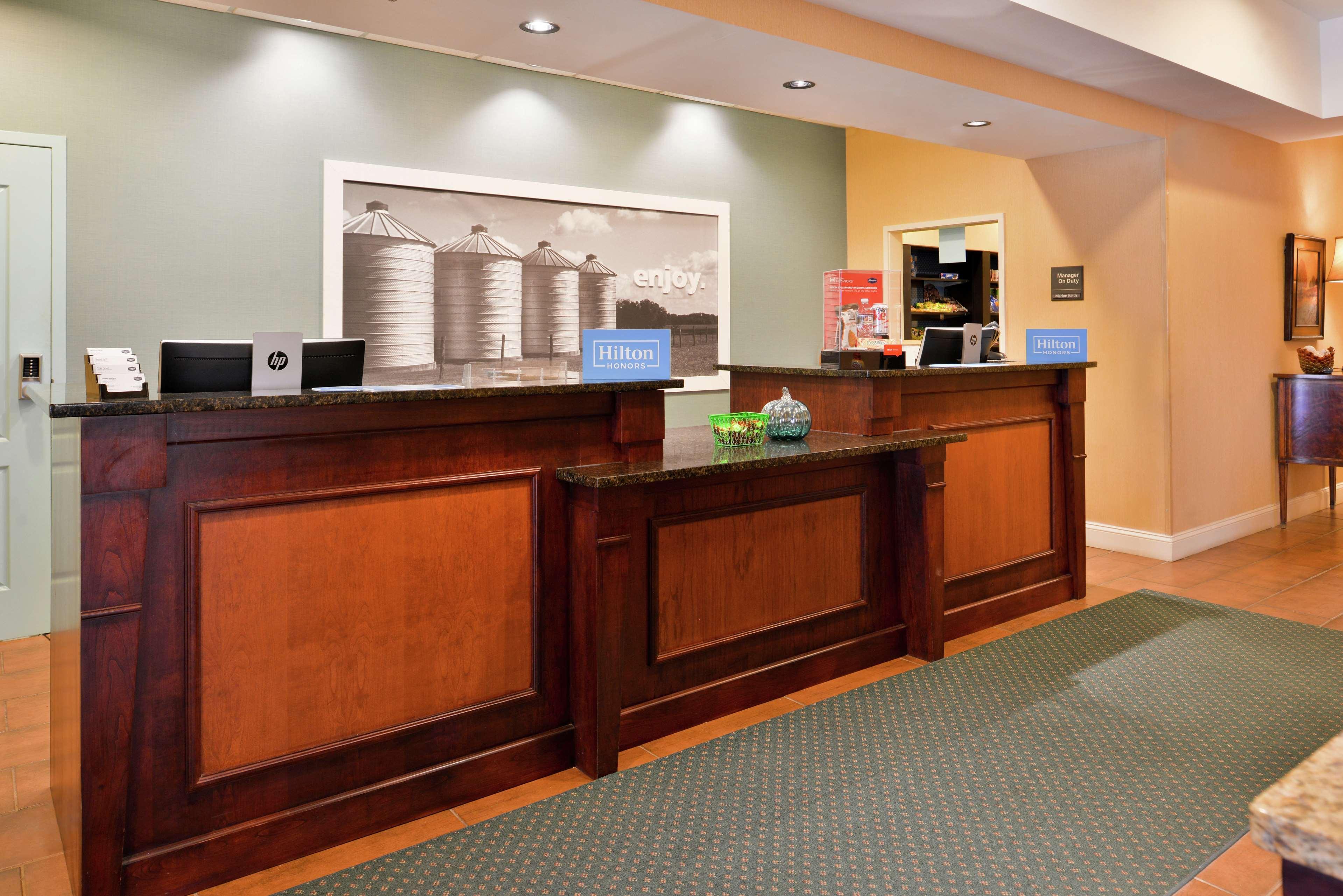 Hampton Inn Jackson-College Avenue Exterior foto